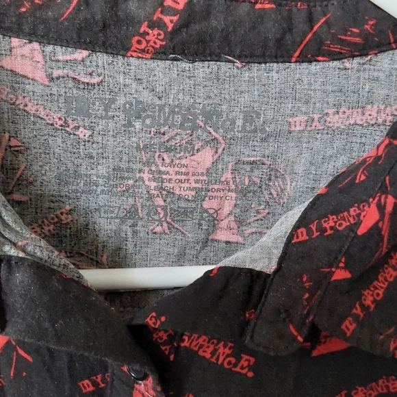 My Chemical Romance Three Cheers for Sweet Revenge woven Button Up Crop Top - Picture 3 of 3